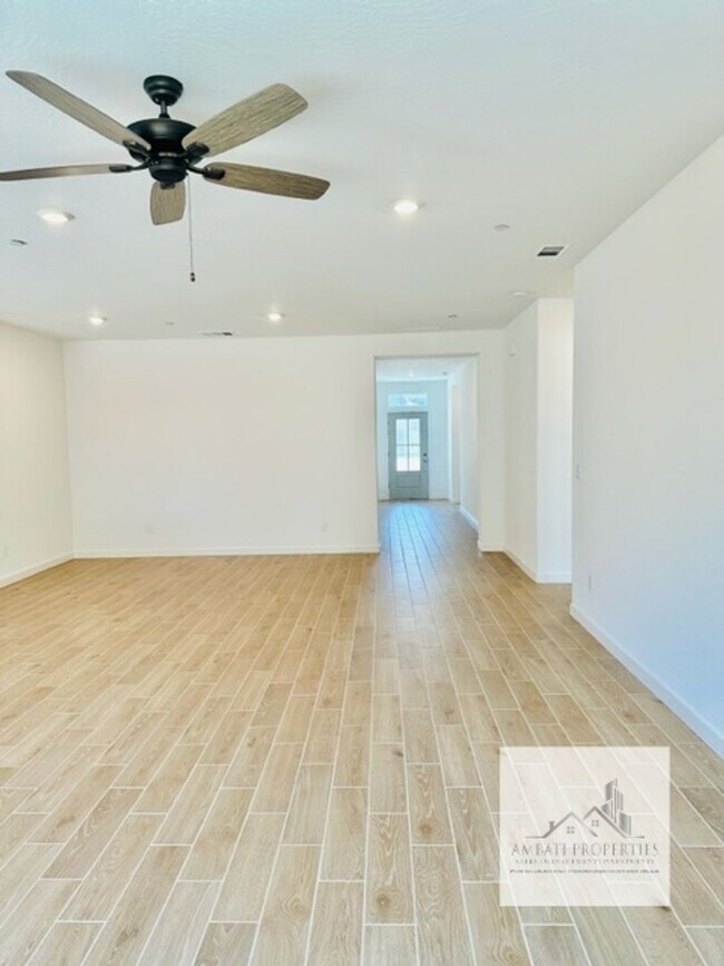 Building Photo - Stunning 3 Bedroom 2 Bath Home In Riverstone! SOLAR!