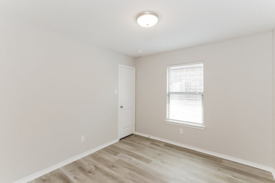 Building Photo - 318 Billy Wickliffe Dr