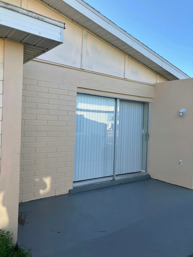 Building Photo - 5751 Gallatin Ln