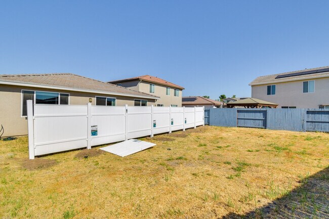 Building Photo - 1442 Copperfield Ave