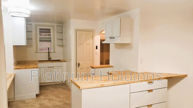 Building Photo - 3781 Northwood Rd