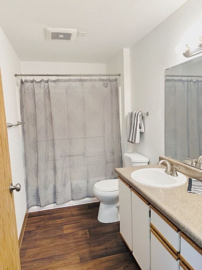 Building Photo - Find Your Perfect Place to Call Home! 2 Bedroom Coming Soon!