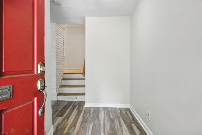 Building Photo - 49 Canoe Brook Pkwy