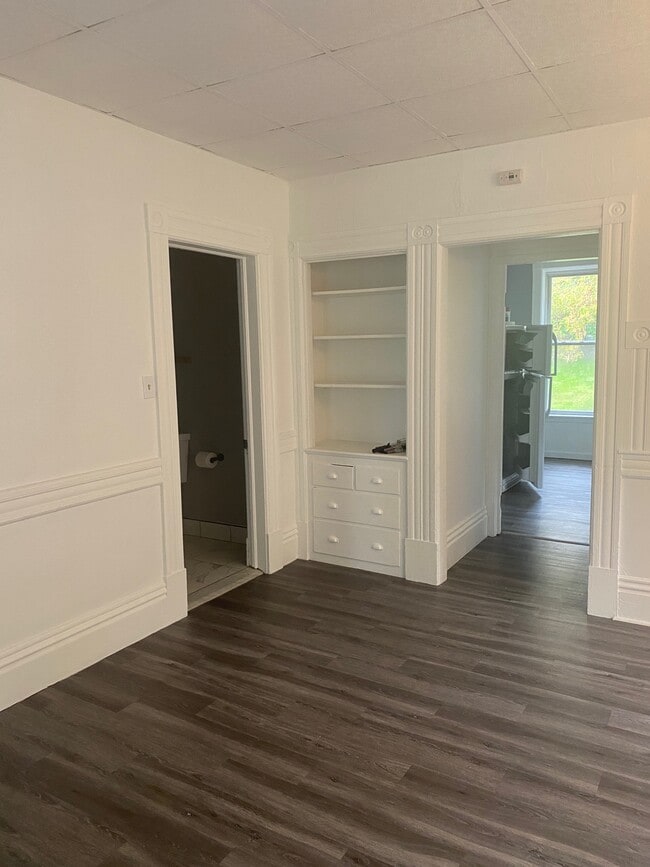 Building Photo - 12 E Sunnyside Way