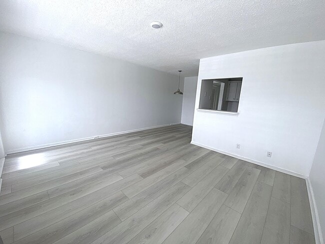 Building Photo - 98 Tilford Pl