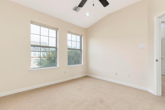 Building Photo - 1506 Biltmore Ln