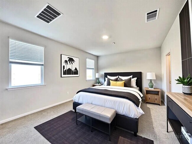 Building Photo - 467 Evergreen Sumac Lp