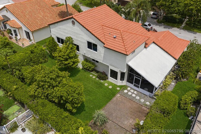 Building Photo - 4734 NW 5th Ct
