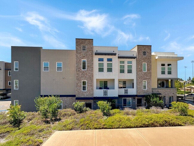 Building Photo - Spacious San Elijo Hills Home with 2-car G...