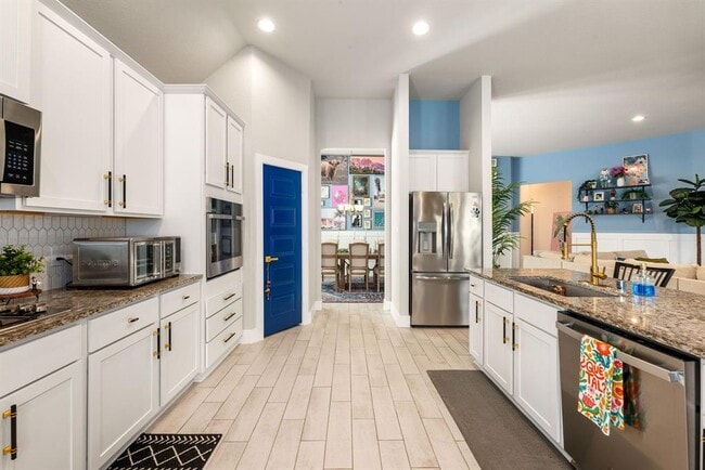 Building Photo - 3323 Majestic Pne Ln