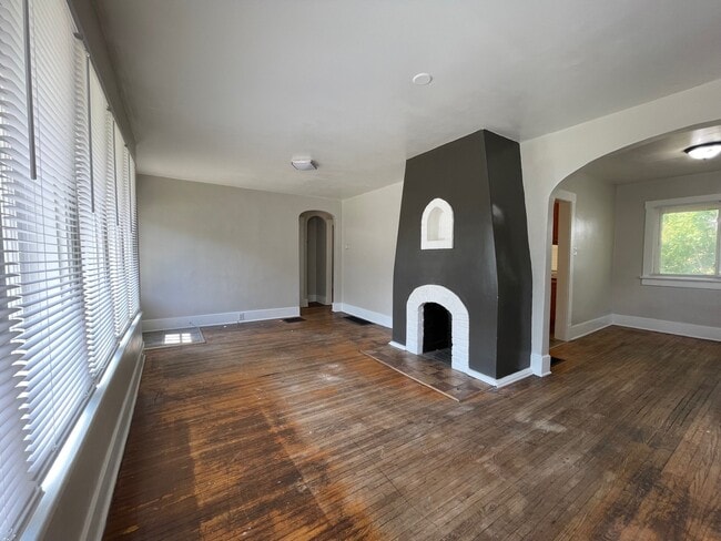 Building Photo - 1238 E Bon Air Ct