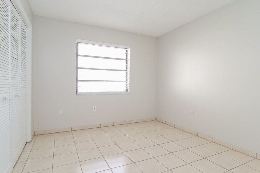 Building Photo - 10724 SW 144th Ct
