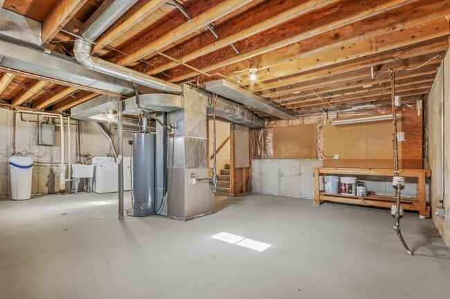 Building Photo - 1302 N Gammon Rd