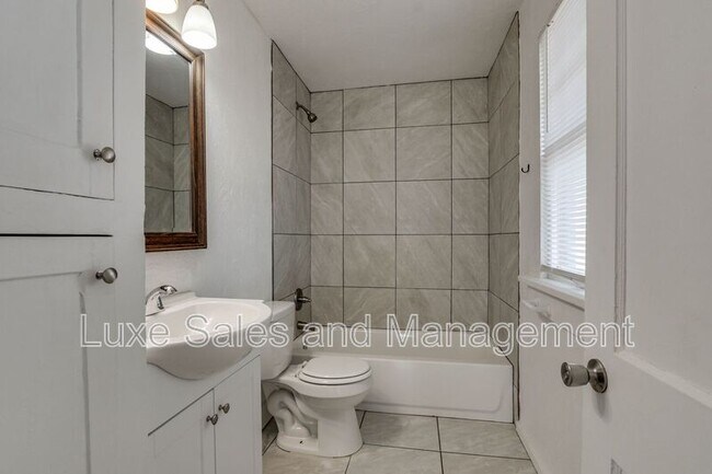 Building Photo - 119 NW 27th St