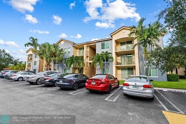 Building Photo - 615 Villa Cir