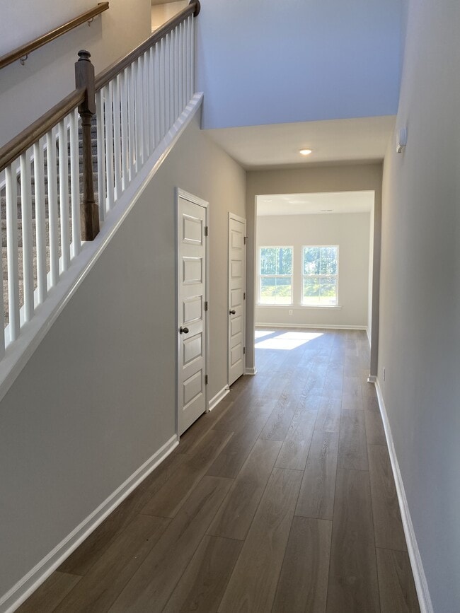 Building Photo - 128 Barefoot Dr