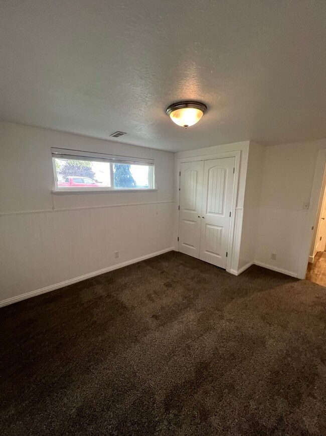Building Photo - 424 W 1700 N