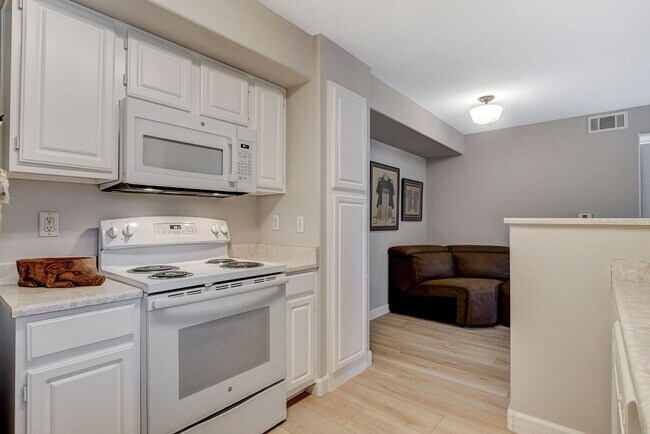 Building Photo - Chic & Convenient: Your Ground-Level Condo Retreat in Silverado Ranch