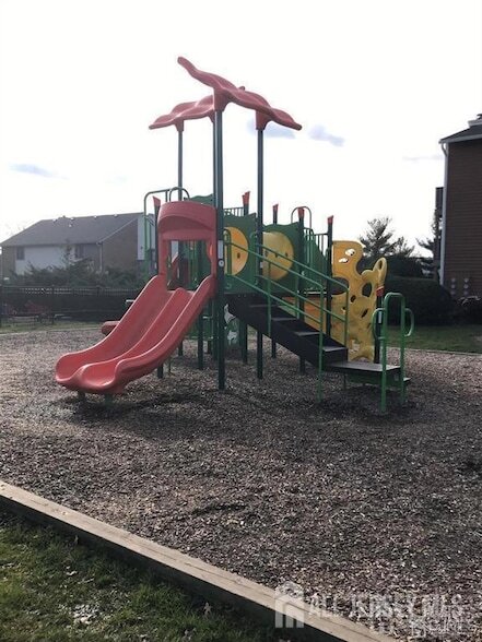 Building Photo - 4811 Ravens Crest Dr