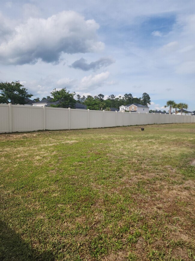 Building Photo - 5527 Redleaf Rose Dr