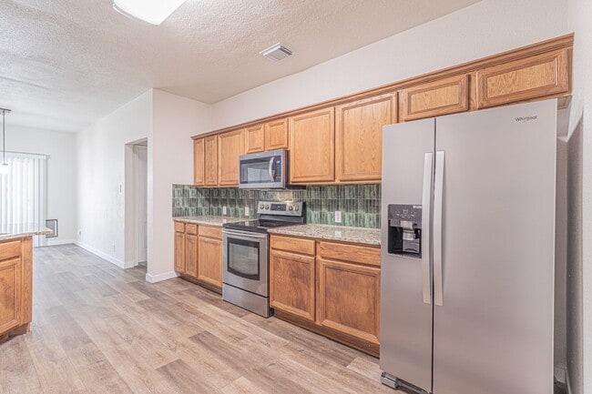 Building Photo - 213 Tapwood Ln