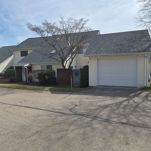 Building Photo - 956 Brighton Way