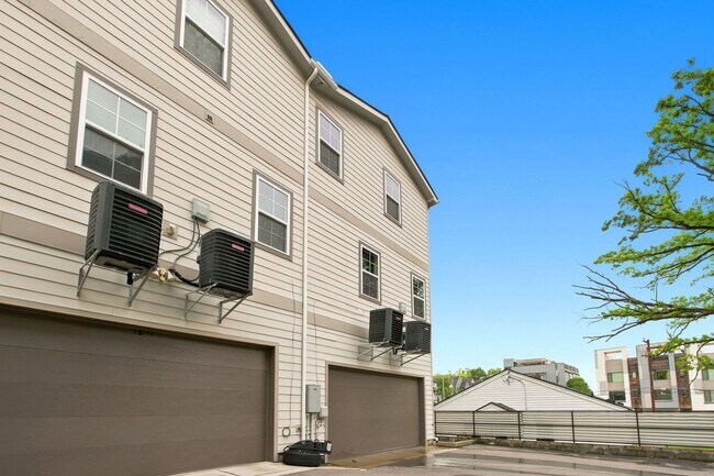 Building Photo - 122H Oceola Ave