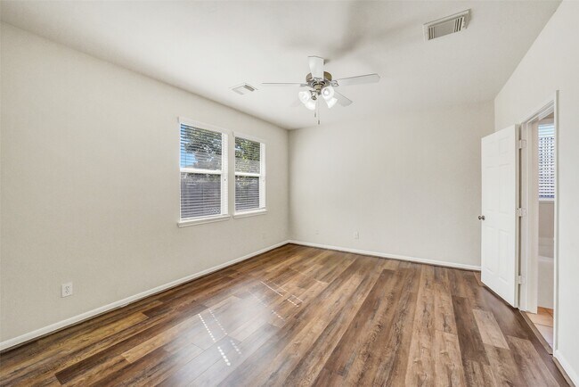 Building Photo - 7414 Compass Rose Dr