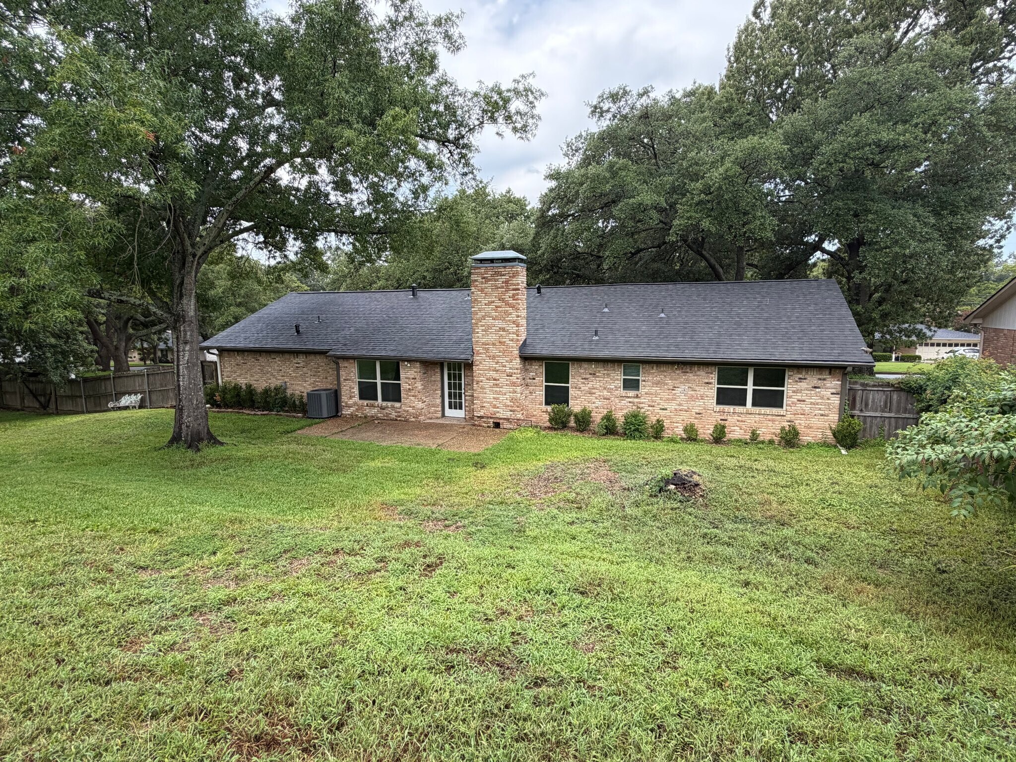 Building Photo - 3424 Glendale Dr