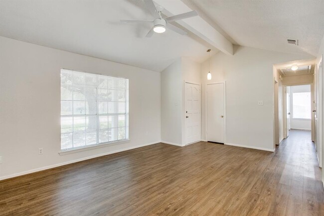 Building Photo - 2504 Ewell Dr