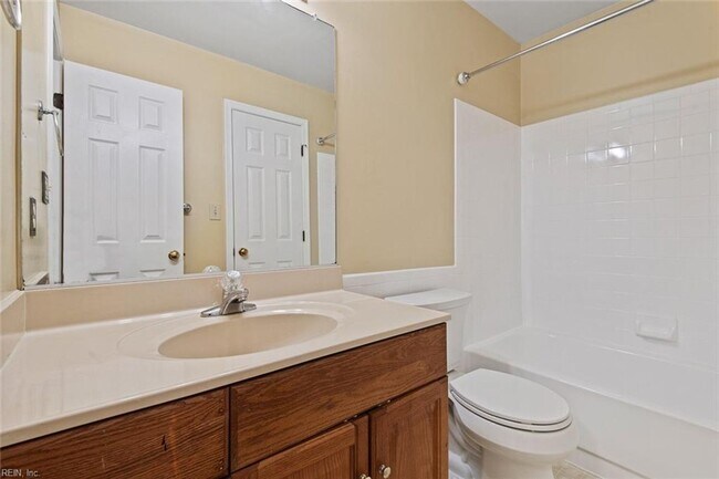 Building Photo - 804 Lancaster Ln