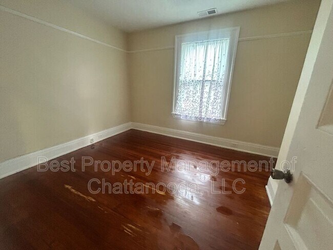 Building Photo - 209 Barnhardt Cir