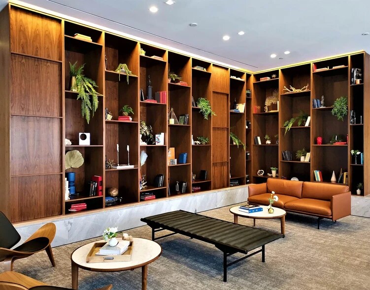 Building Photo - 75 Park Ln S