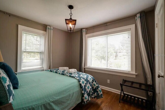 Building Photo - 1501 29th Ave N