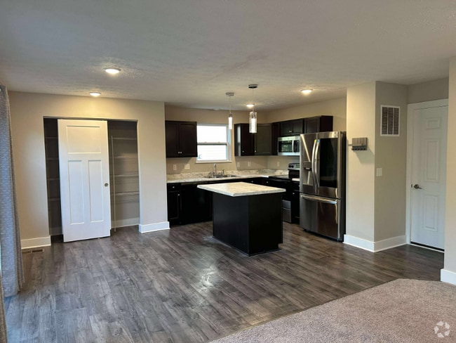 Building Photo - 2188 Pine Valley Dr