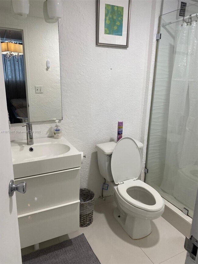 Building Photo - 4001 S Ocean Dr