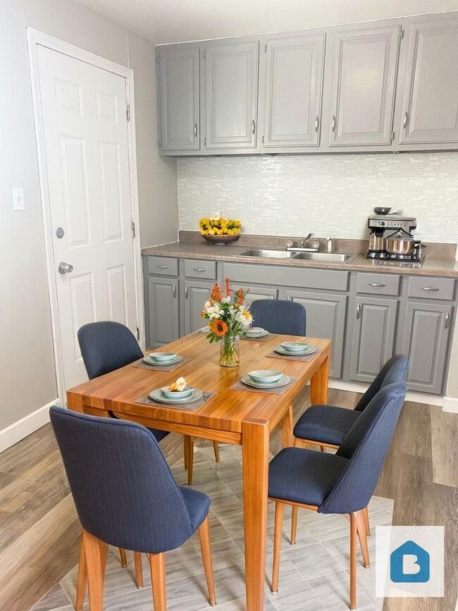 Building Photo - 417 N 30th St