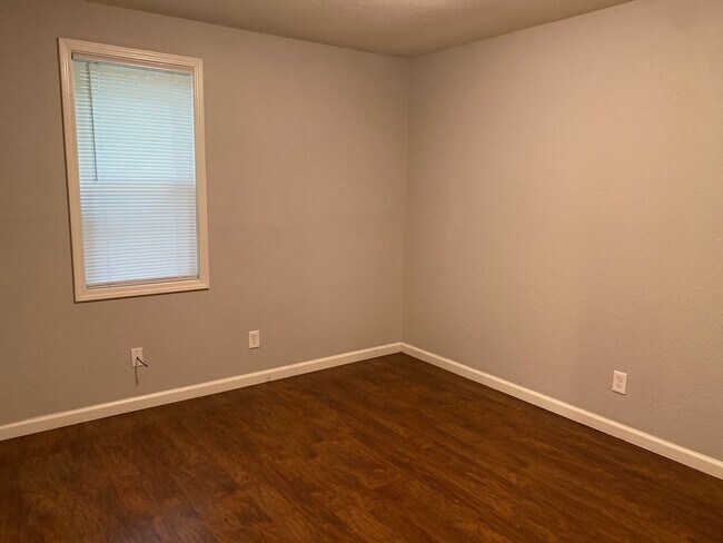 Building Photo - 259 Melwood St