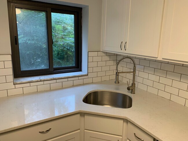 Building Photo - 3457 Evergreen Rd