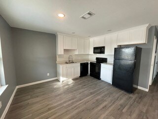 Building Photo - 501 S Front St