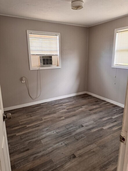 Building Photo - 1418 Woodlawn Ave