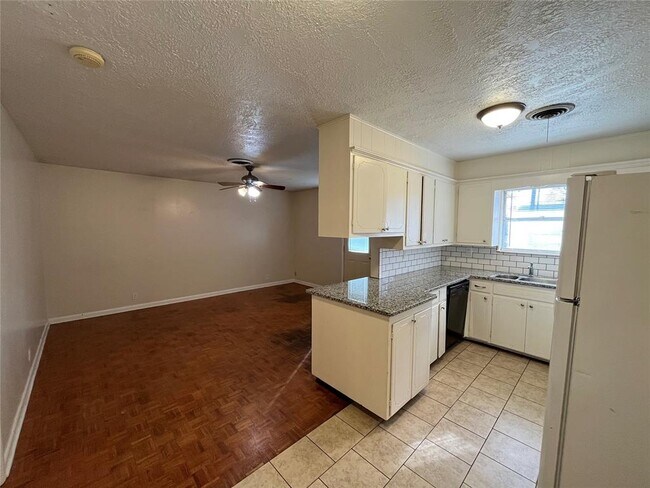 Building Photo - 1508 Southern Heights Ave