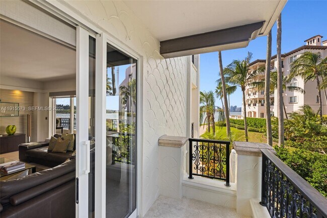 Building Photo - 4924 Fisher Island Dr