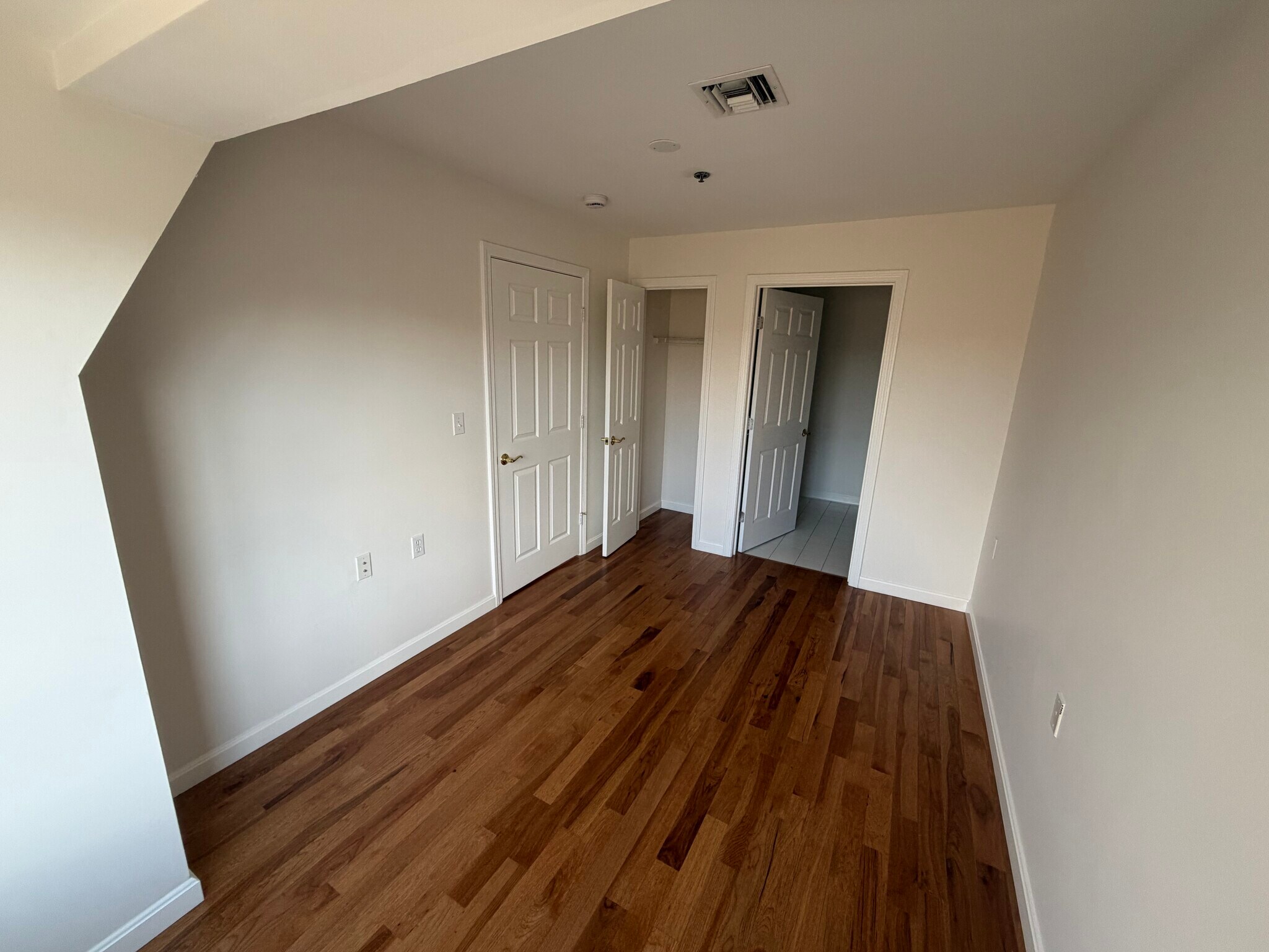 Building Photo - 332 Jamaicaway