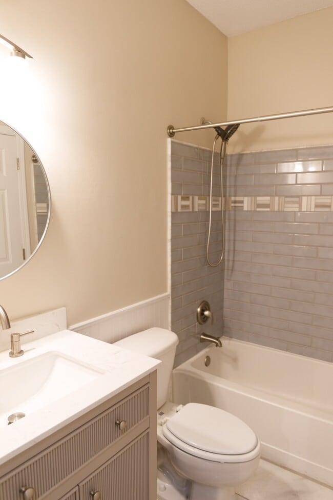 Building Photo - 45 Sycamore Ave