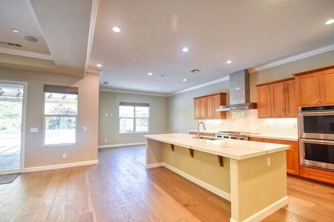 Building Photo - 5 Bedroom Resort-Style Estate with Pool, Spa & RV Parking