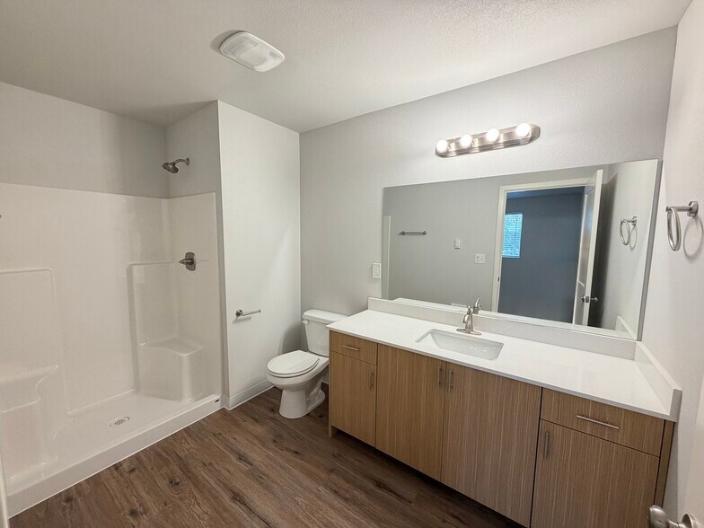 Building Photo - 8001 Oneil Rd NE