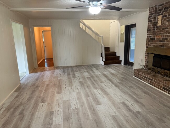 Building Photo - 3232 Parkwood Dr