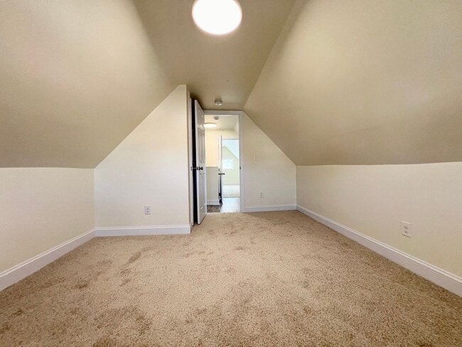 Building Photo - Now showing 3BR 2 full Bath house with lar...