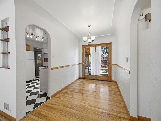 Building Photo - 1816 Orchard Pl